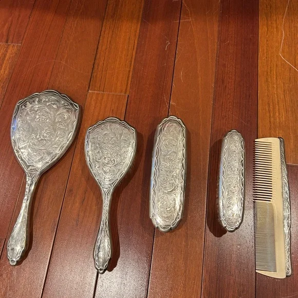 Vintage 800 Silver 5 Piece Vanity Set Comb Brushes and Mirror - Picture 3 of 14